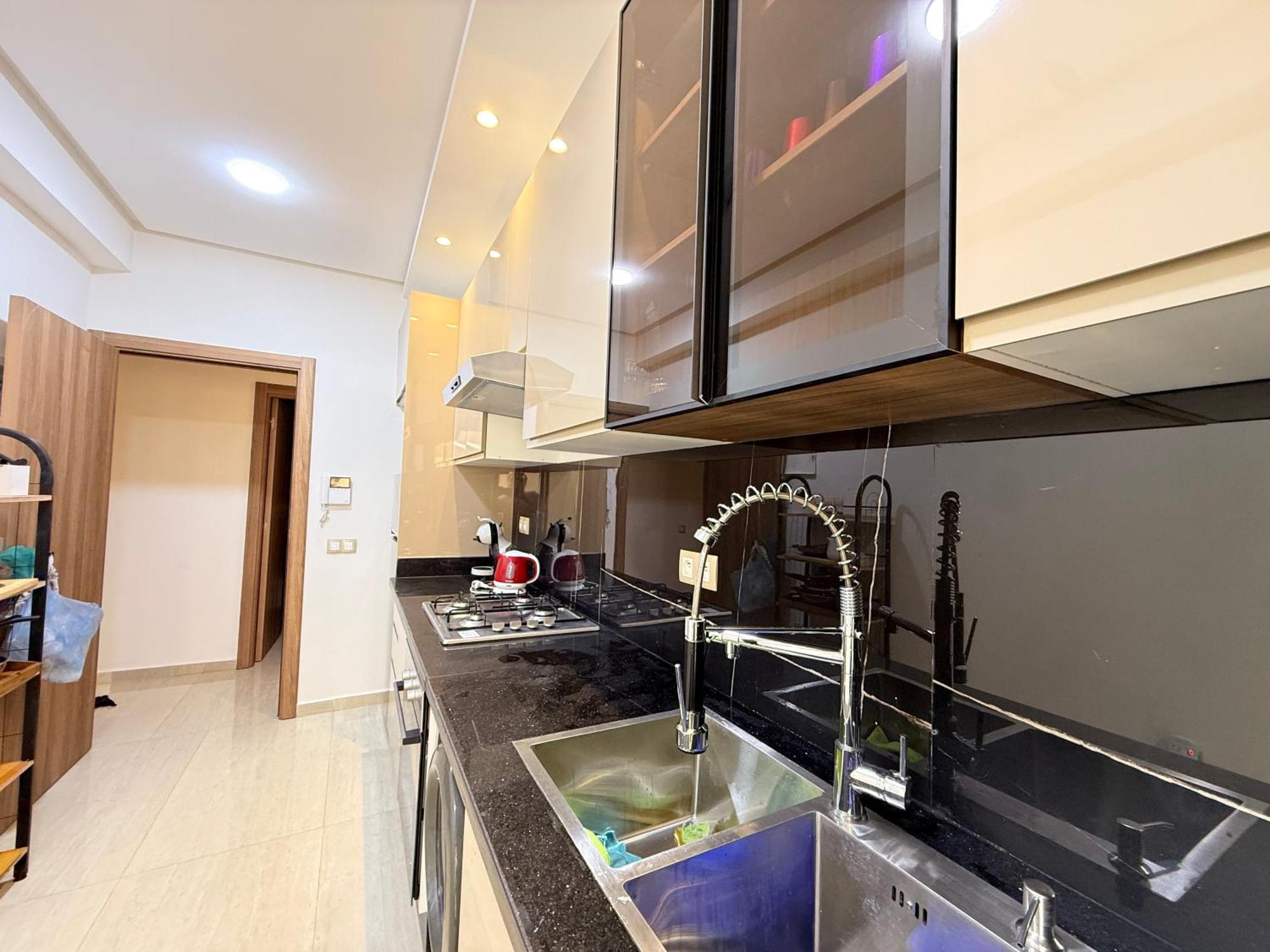 Cosy Patio Sunny 2br - New Building - Near Oasis Train Station * Casa Blanca