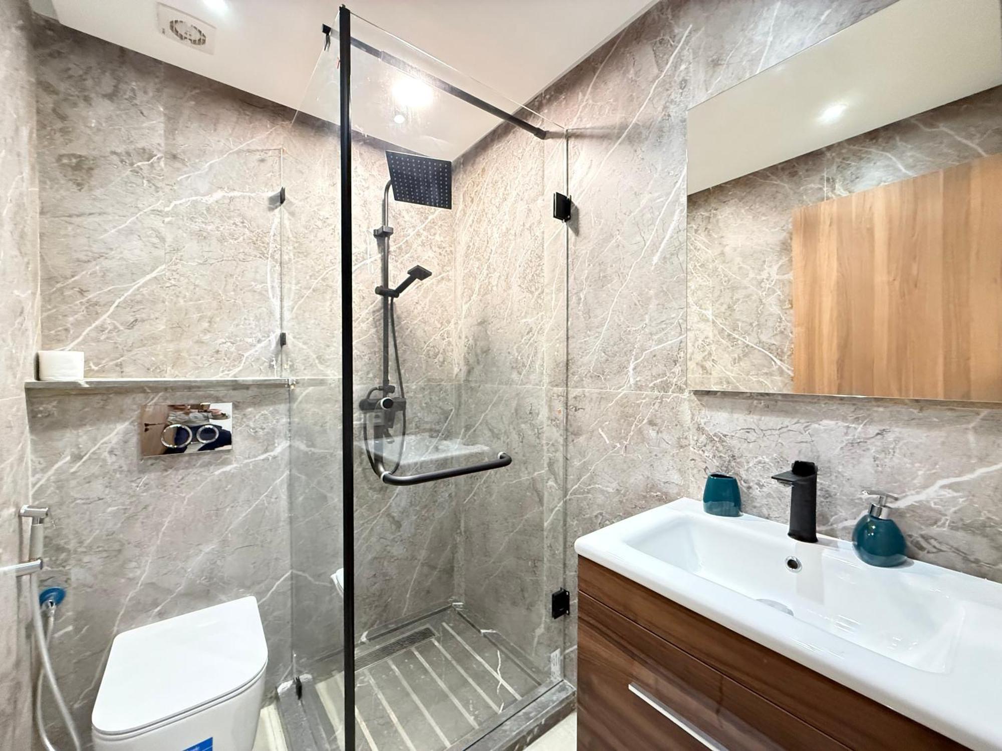 Apartamento Cosy Patio Sunny 2br - New Building - Near Oasis Train Station Casa Blanca