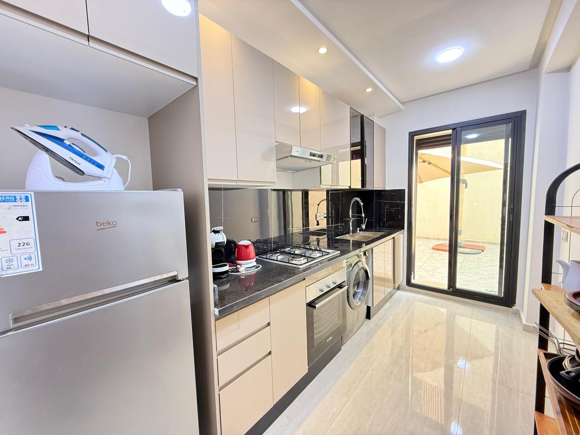 Cosy Patio Sunny 2br - New Building - Near Oasis Train Station Casa Blanca